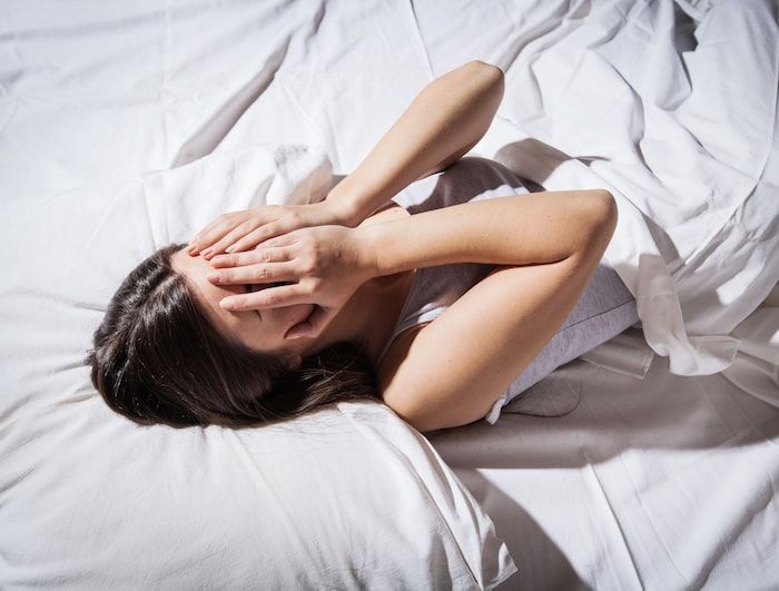 mujer con insomnio