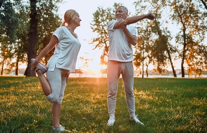pareja haciendo ejercicio