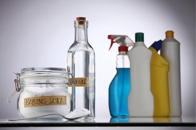 vinagre, bicarbonato, productos de limpieza