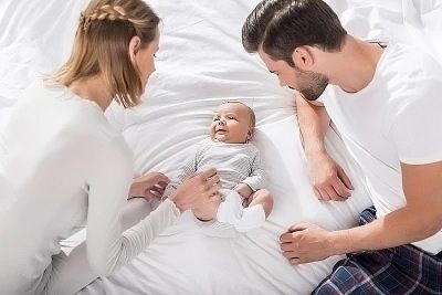 Papas avec leur bebe