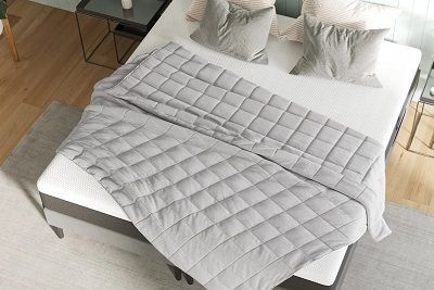 Couverture lestee sur le matelas 2