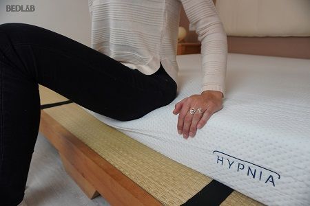 Test assis sur le bord Hypnia Essentiel