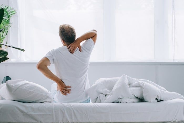 hombre con dolor de espalda