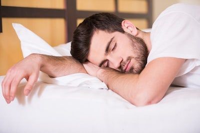 Hombre durmiendo